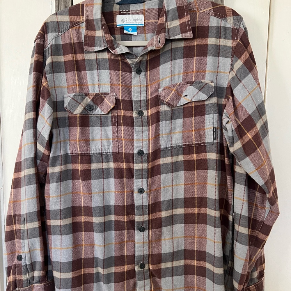 Men’s flannel button front shirt